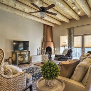 Фотография гостевого дома Adobe Retreat in Santa Fe with Deck and Mountain Views