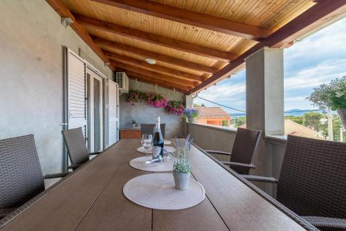 Фотография гостевого дома Apartments with a parking space Bibinje, Zadar - 17554