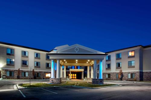 Фотография гостиницы Holiday Inn Express Airport East, an IHG Hotel