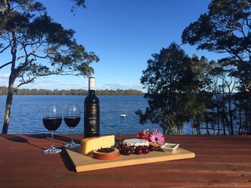 Фотография гостевого дома The Basin Waterfront