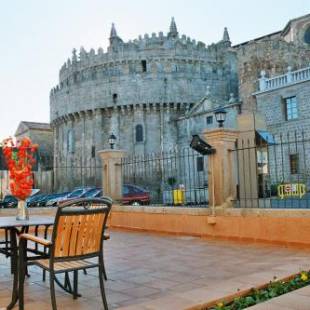 Фотографии гостевого дома 
            Hostal Restaurante Puerta del Alcázar