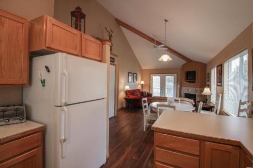 Фотография гостевого дома Eagle Crest Hole in One