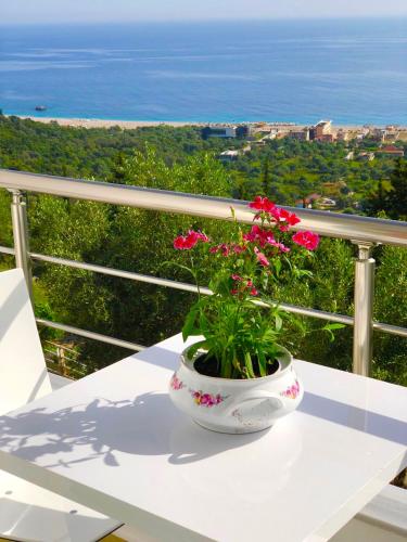 Фотография гостиницы Aphrodite Garden Rooms & Apartment