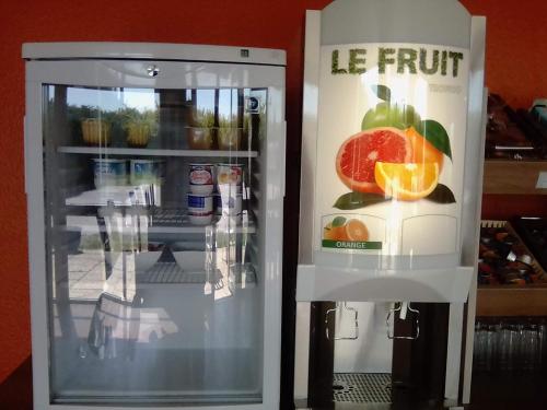 Фотография гостиницы Kyriad Direct Dreux