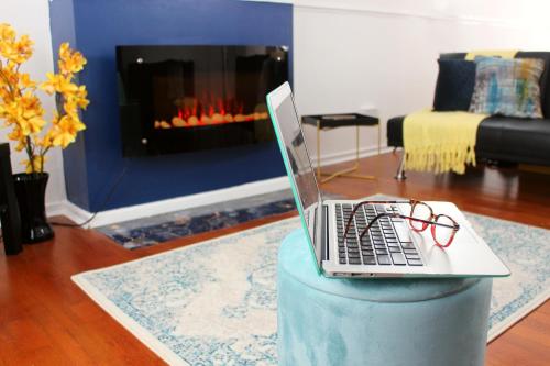 Фотография гостевого дома GENEROUS CONTRACTOR HOUSE NEAR RICOH ARENA and 20 MINUTE DRIVE TO BHX AIRPORT AND NEC o PRIVATE PARKING Ricoh Nest BY PASSIONFRUIT PROPERTIES