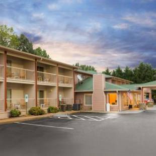 Фотографии гостиницы
Ramada by Wyndham Maggie Valley