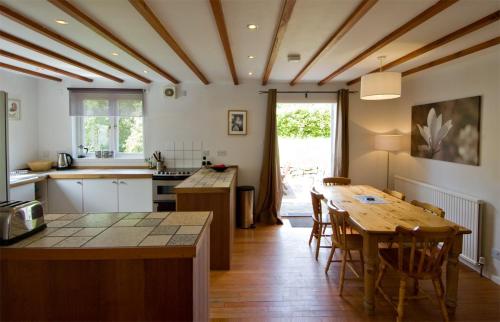 Фотография гостевого дома Madeira In Fife