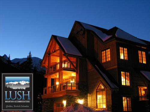 Фотография гостевого дома Lush Mountain Accommodations