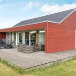 Фотография гостевого дома Three-Bedroom Holiday home in Brovst 4