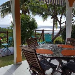 Фотографии гостевого дома 
            Maison de 2 chambres avec vue sur la mer jardin clos et wifi a Vieux Habitants a 2 km de la plage