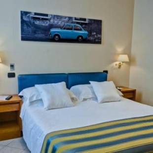 Фотографии гостиницы
Crosti Hotel