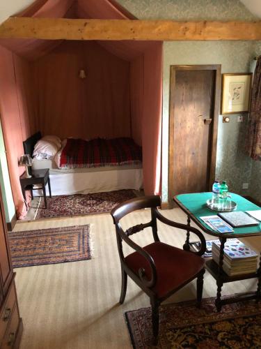 Фотография мини отеля The Lady Maxwell Room at Buittle Castle