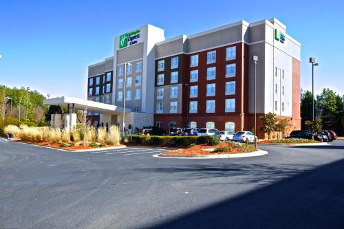 Фотография гостиницы Holiday Inn Express & Suites Atlanta NE- Duluth, an IHG Hotel