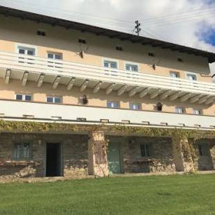 Фотографии гостевого дома
Spacious Villa near Forest in Buchet