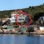 Фотография гостевого дома Apartments by the sea Vinisce, Trogir - 5981