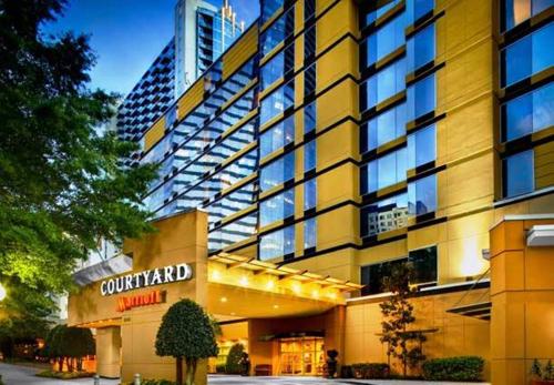 Фотография гостиницы Courtyard by Marriott Atlanta Buckhead