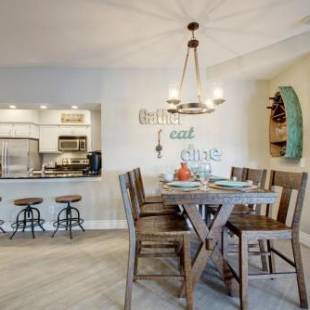 Фотографии гостевого дома 
            Lakeside Serenity 3221 - Serene Condo on Lake Travis