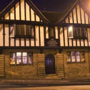 Фотографии мини отеля
Spire View at THE GALLEON STEAKHOUSE