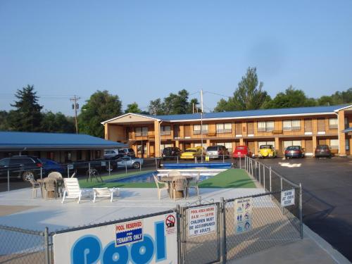 Фотография гостиницы Hills Inn