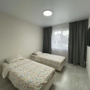 Фотография квартиры Апартаменты Вместительные Двухкомнатные  №1  в Новом Доме для Проживания от 1 до 4 Человек