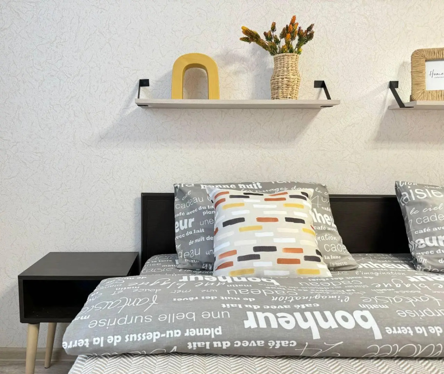 Фотография квартиры Rental Family Rooms (Рентал Фэмили Румс) на улице Владимира Невского 25/11