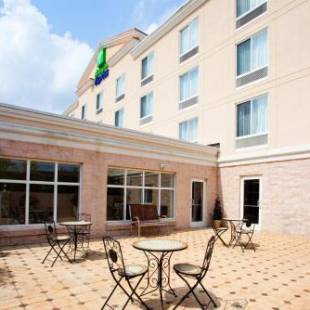 Фотографии гостиницы
Holiday Inn Express Hotel & Suites - Concord, an IHG Hotel