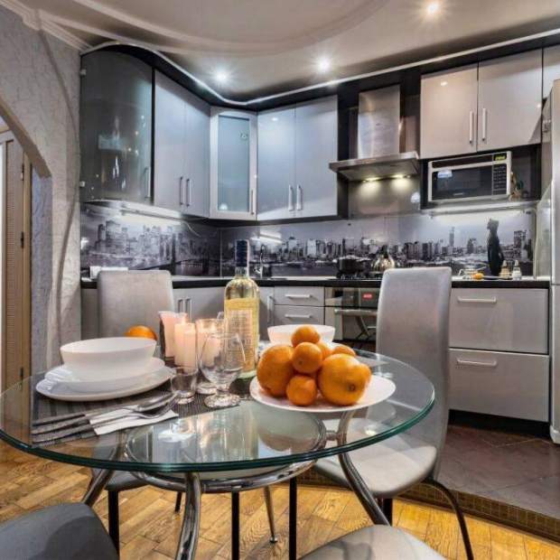 Фотографии квартиры 
            Достойная четырехкомнатная квартира в центре