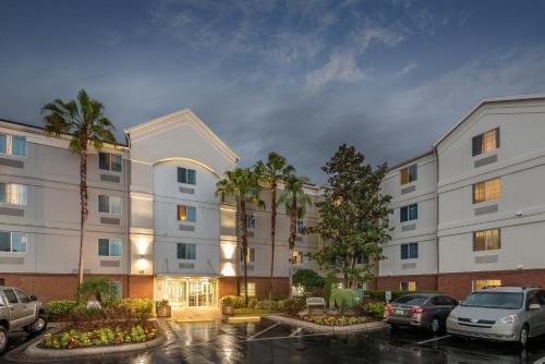 Фотография гостиницы Candlewood Suites Lake Mary, an IHG Hotel
