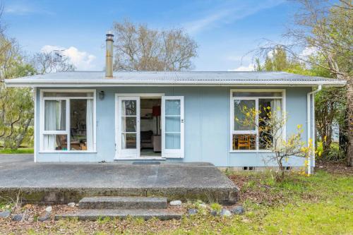 Фотографии гостевого дома 
            Cedar Cottage - Tauranga Taupo Holiday Home