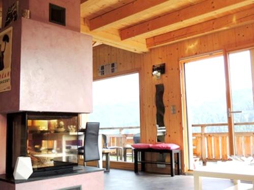 Фотография гостевого дома Chalet de 5 chambres avec jardin amenage et wifi a Les Gets a 1 km des pistes