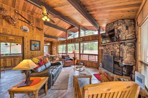 Фотографии гостевого дома
Quiet Retreat with Hot Tub - 16 Miles to Ski Apache!