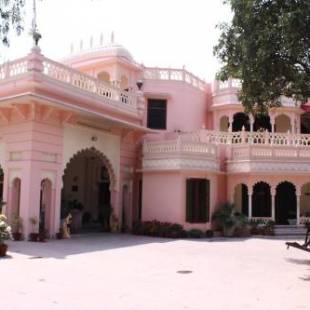 Фотографии мини отеля
Savrupson Heritage Home