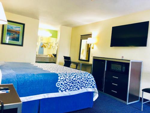 Фотография гостиницы Days Inn by Wyndham Baytown TX