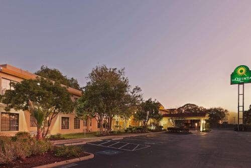 Фотография гостиницы La Quinta Inn by Wyndham Austin Oltorf