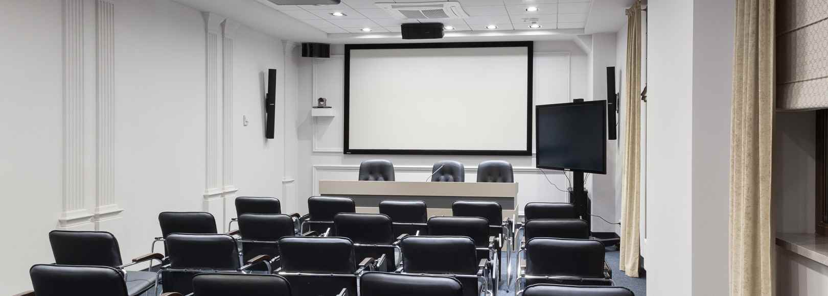 Фотография конференц-зала Конференц-зал Музея Городская панорама