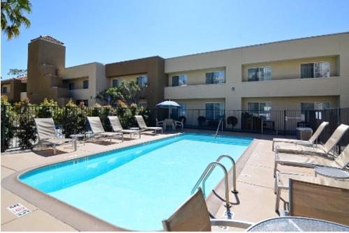 Фотография гостиницы Holiday Inn Express Hotel & Suites San Diego Airport - Old Town, an IHG Hotel