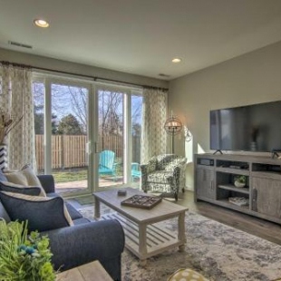 Фотография гостевого дома Modern Townhome with Patio 1 5 Mi to Bethany Beach!