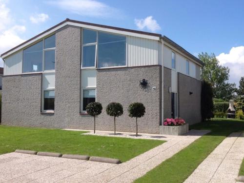 Фотография гостевого дома Cosy Holiday Home In Kamperland With Marina Views