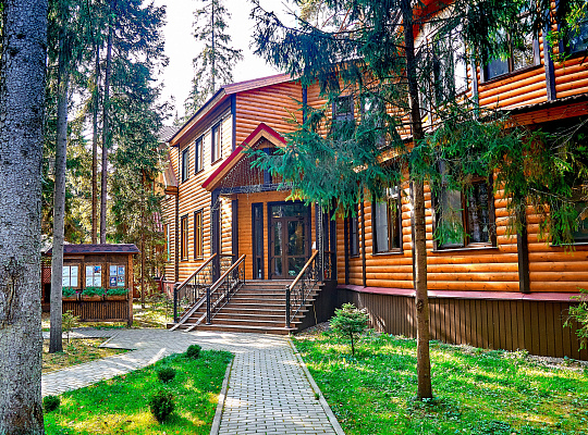 Фотография гостиницы Отель и Коттеджи Истра Holiday