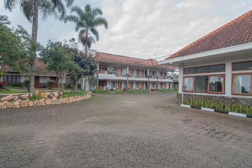 Фотографии гостиницы
Yehezkiel Hotel Lembang RedPartner