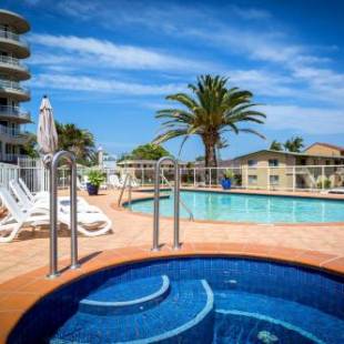 Фотографии апарт отеля
Kirra Beach Apartments