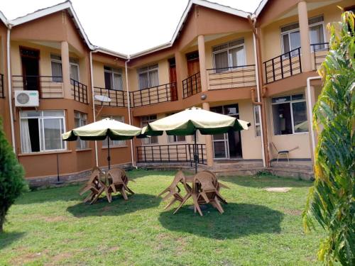 Фотография гостиницы Westcliff Hotel