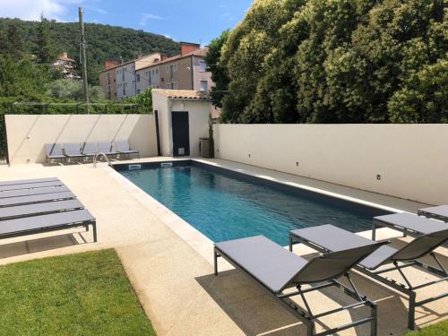 Фотография гостевого дома Attractive Holiday Home in Malaucène with Terrace