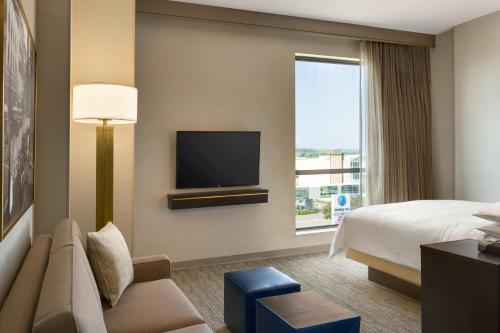 Фотография гостиницы Embassy Suites By Hilton Syracuse Destiny USA