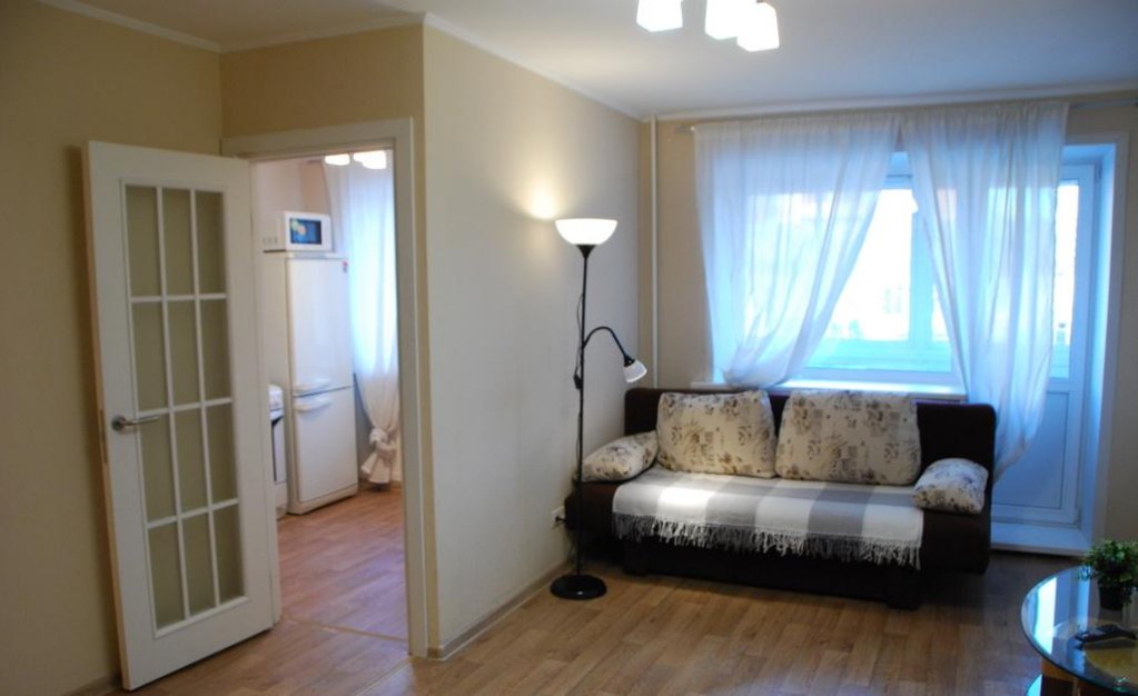 Фотография квартиры Диван и чемодан на улице Дуси Ковальчук 260