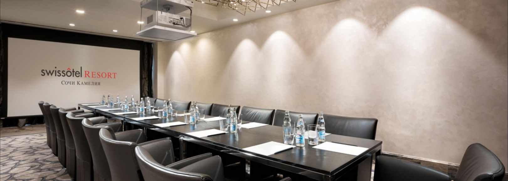 Фотография комнаты для переговоров Люцерн