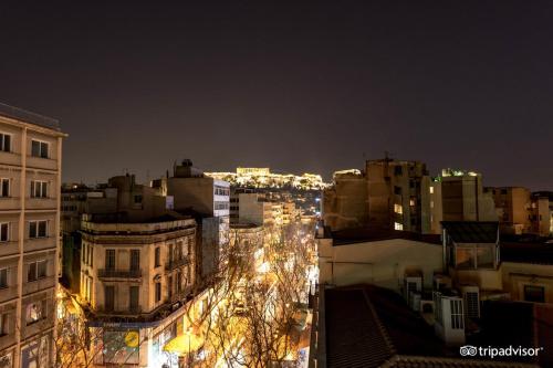 Фотография гостиницы Cecil Hotel