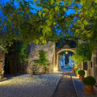 Фотографии мини отеля
Château le Bouïs