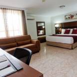 Фотография гостиницы Hotel Coral Suites