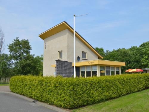 Фотография гостевого дома Child-friendly Holiday Home in Koudum near Lake